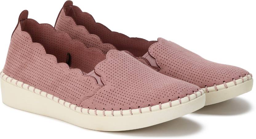 Flat 72% Off On Skechers Shoes