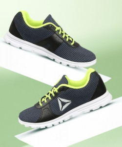 REEBOK Runthusiastic Lp Running Shoes For Men(Black)