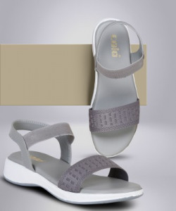 Colo Women Grey Wedges