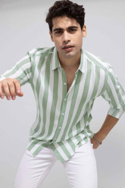 Men Slim Fit Striped Spread Collar Casual Shirt