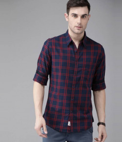Men Regular Fit Checkered Spread Collar Casual Shirt