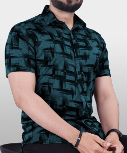 Men Regular Fit Printed Spread Collar Casual Shirt