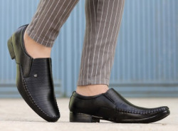 aadi Synthetic Leather |Lightweight|Comfort|Summer|Trendy|Walking|Outdoor|Daily Use Slip On For Men(Black)