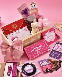 Hyperfoods Valentine Gift Valentine Day Gift For Wife Valentine Gift Set Valentine Day Gift Gift Card Candle Scrunchies Chocolates Valentine Gift For Girlfriend