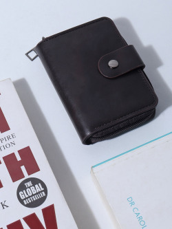 The Roadster Lifestyle Co. Unisex Leather Card Holder