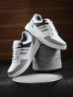 The Roadster Lifestyle Co. Men Colourblocked Lightweight Sneakers