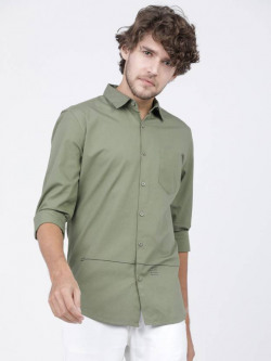 Men Regular Fit Solid Slim Collar Casual Shirt