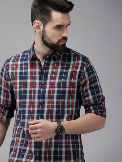 Roadster Men Navy Blue & Maroon Checked Pure Cotton Casual Shirt