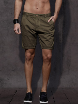 ROADSTER MEN OLIVE GREEN SOLID REGULAR FIT CHINO SHORTS