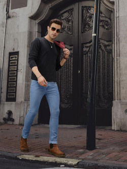 MEN BLUE SKINNY FIT MID-RISE CLEAN LOOK STRETCHABLE JEANS