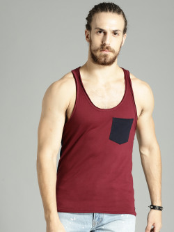 ROADSTER TIME TRAVLR MEN MAROON SLEVELESS PURE COTTON T-SHIRT WITH RAW
